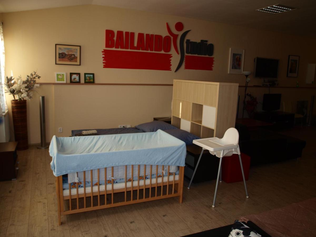 Bailando Studio Neratovice Екстериор снимка